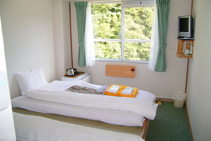 Sample twin Japanese guestroom