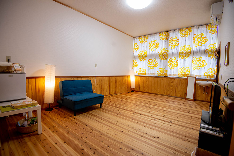 Sample guestroom (Room 1)