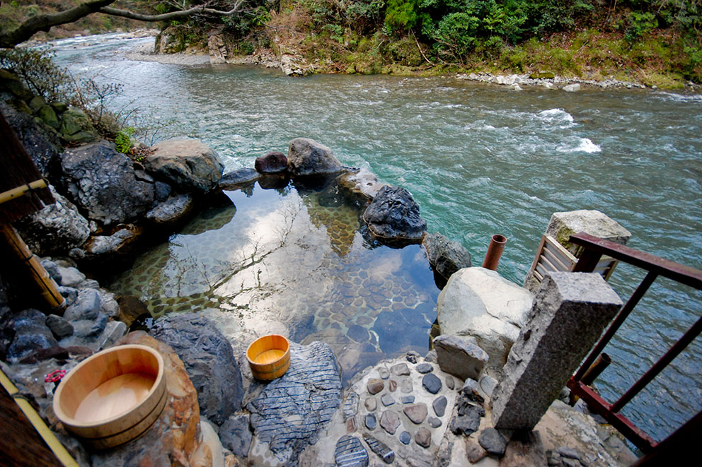 Co-ed outdoor hot spring bath