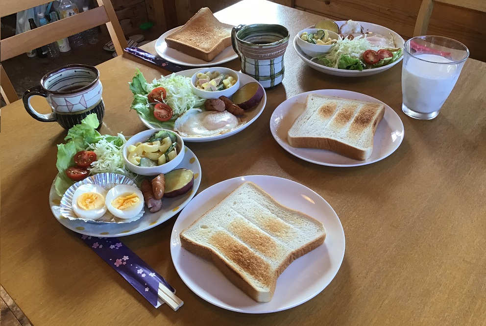 朝食サービス一例　トースト