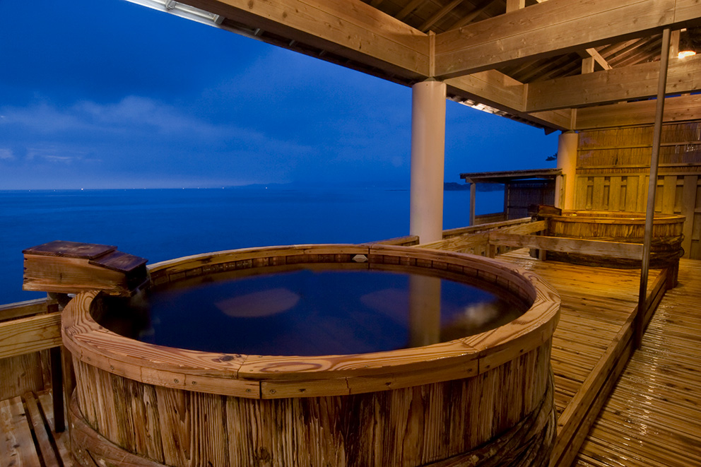 Outdoor bath