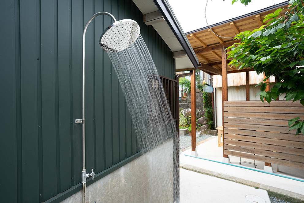 Outside shower space