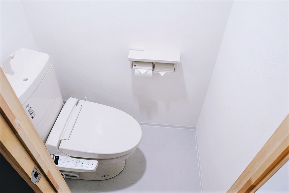 トイレ（2F 共有スペース）
