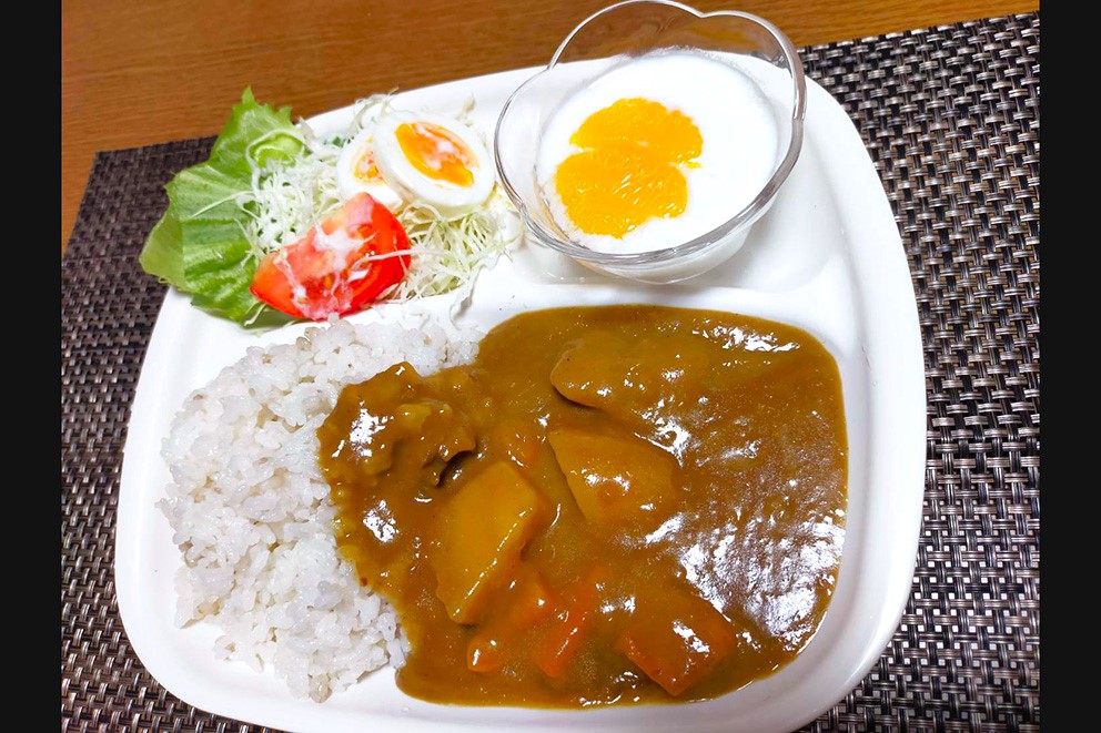 朝食一例（和食 カレー）