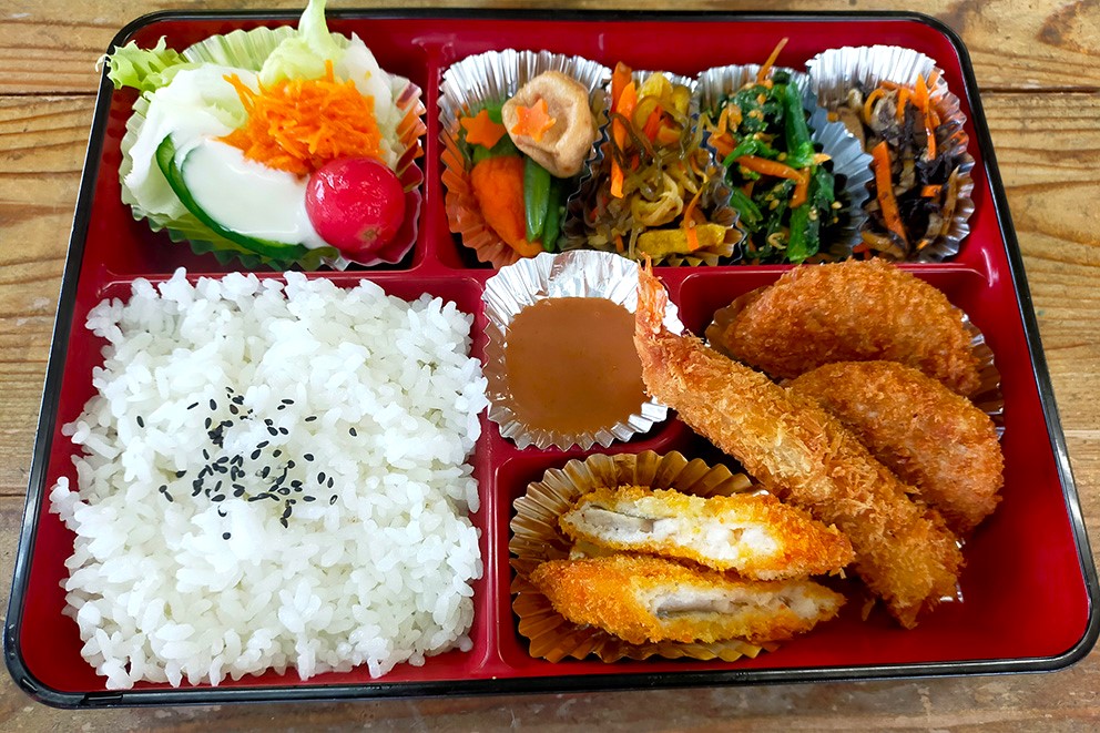 Sample dinner lunch-box style