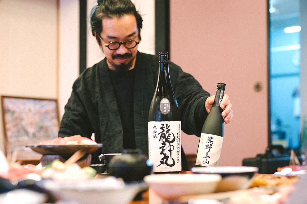 オーナー日本酒説明風景