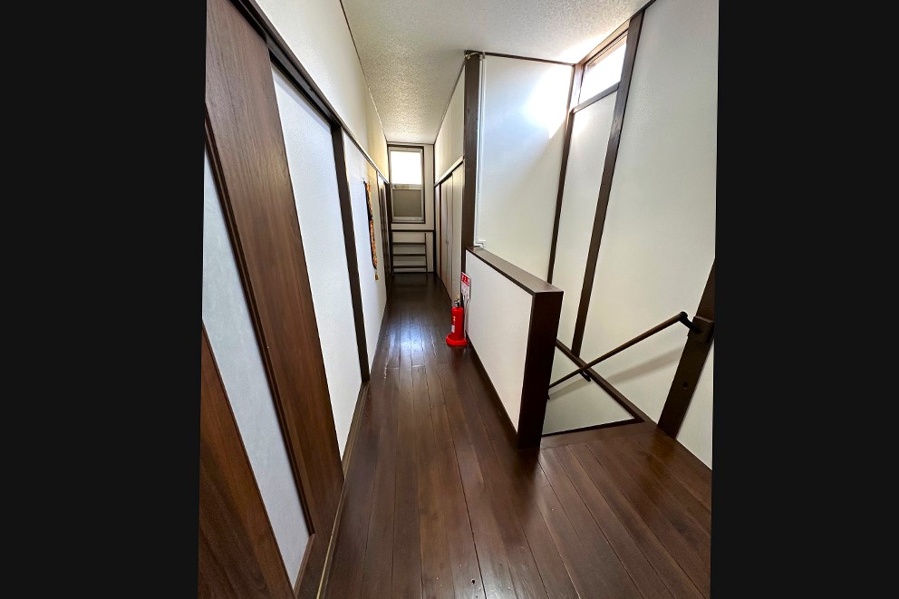 Ume-no-ma room corridor