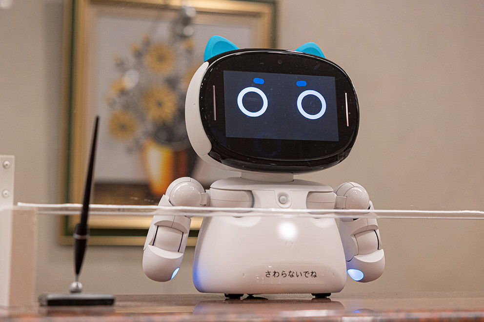 ロボットスタッフ　ハナちゃん