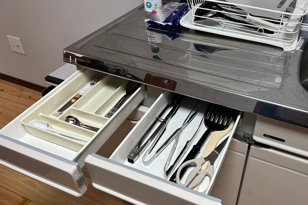 Cutlery, utensils