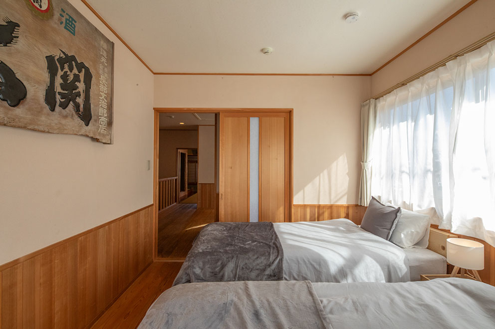 Twin Bedroom