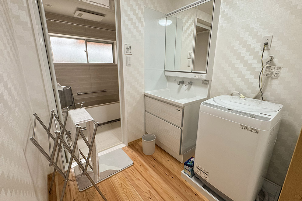 Sink and washing machine