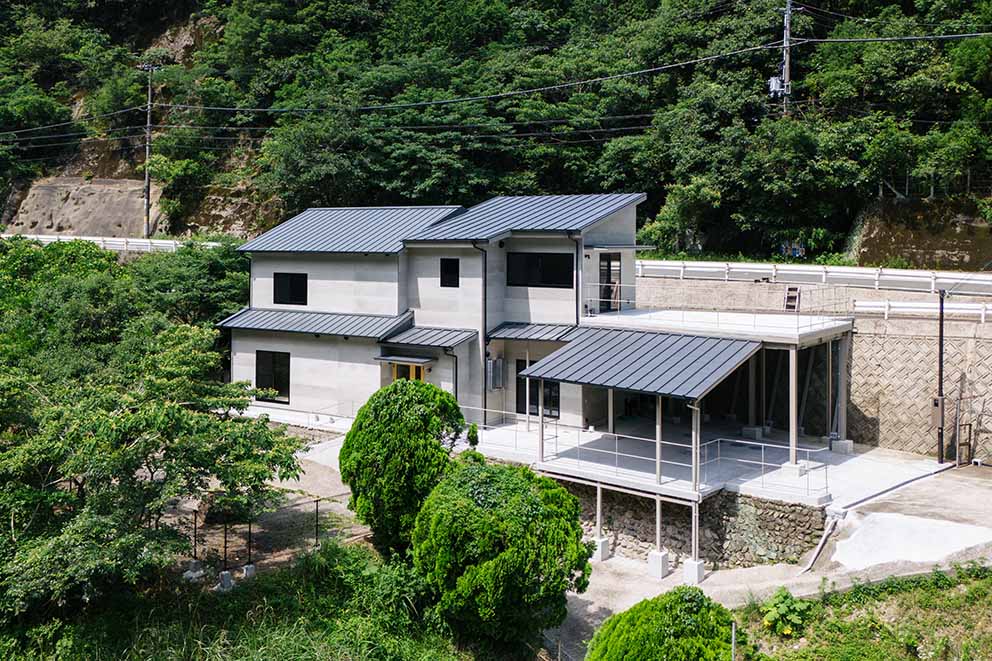 SEN.RETREAT TAKIJIRI
