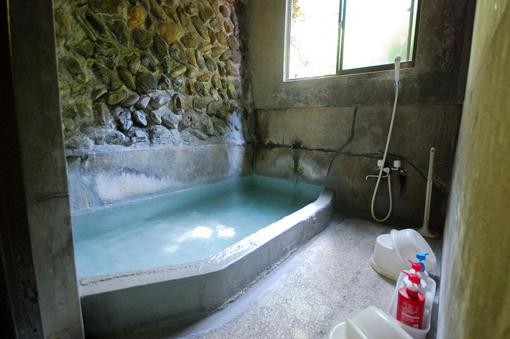 Hot spring bath