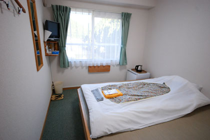 Sample single Japanese guestroom