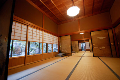 Kuri dining room