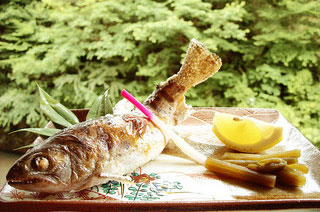 Salt-grilled river fish