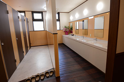Communal toilets and sinks