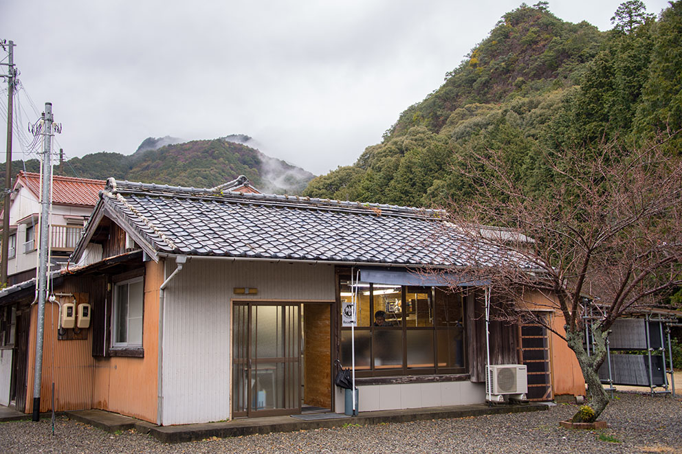 Check-in building