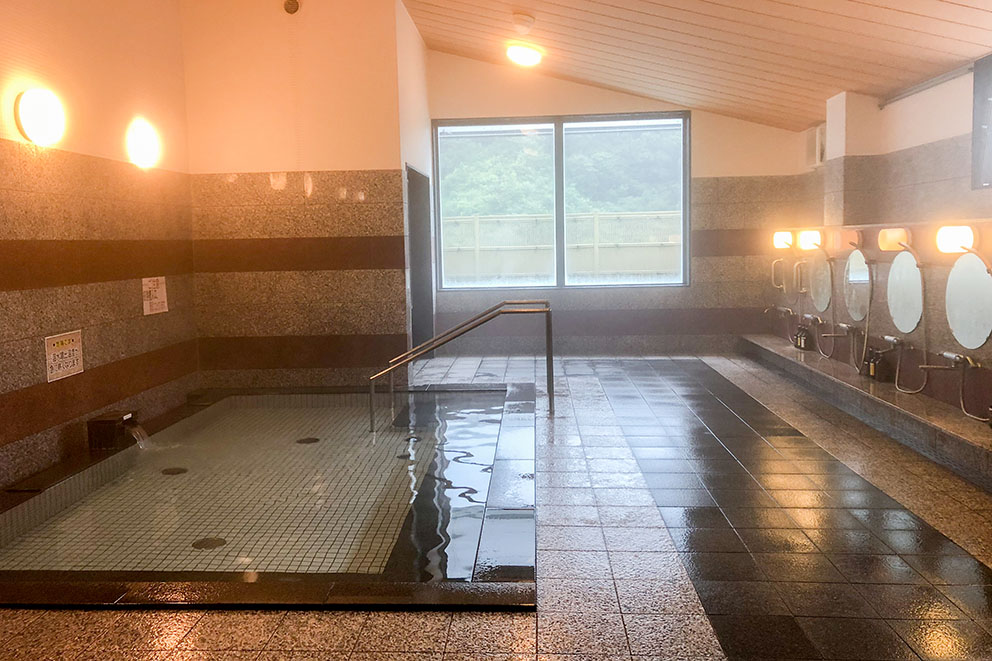 近くの温泉施設「熊野の郷」（無料入浴券付き）