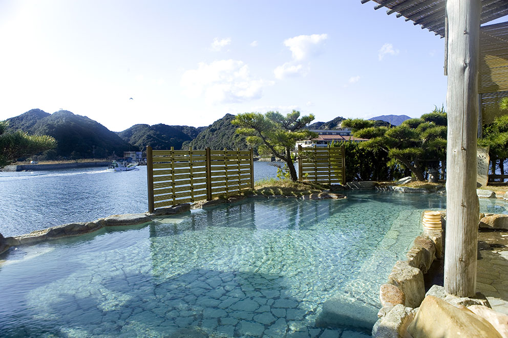 Outdoor bath