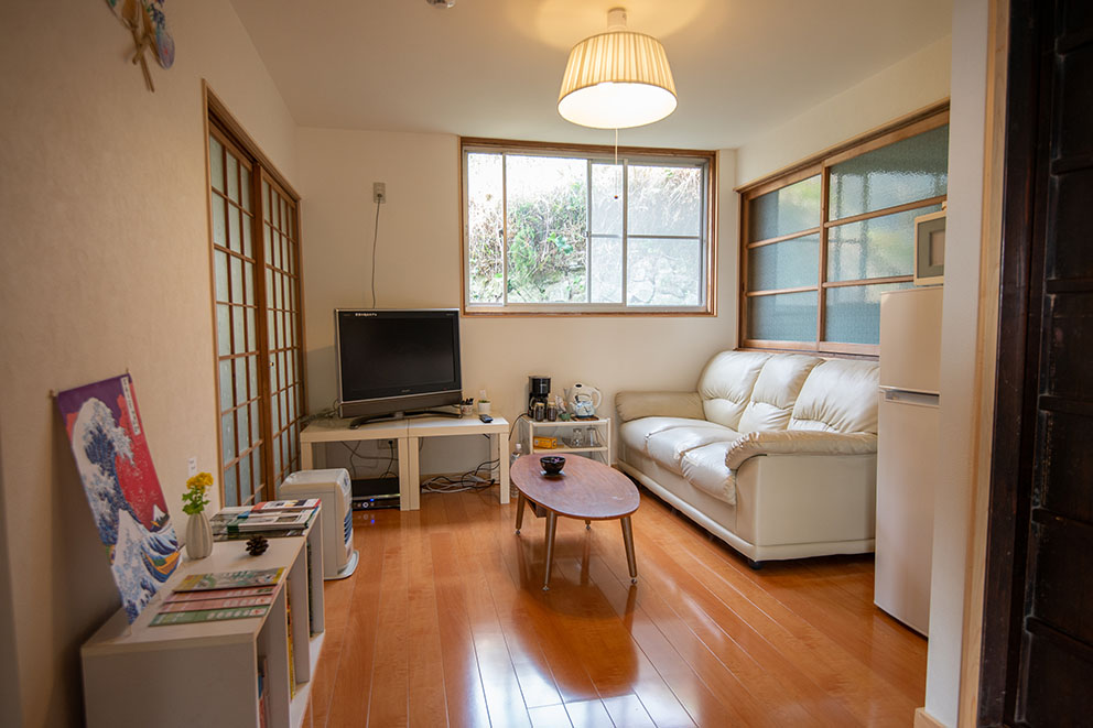 Back guest room sitting area