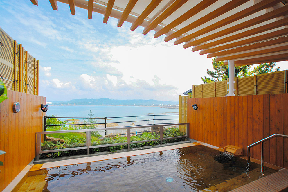 Outdoor hot spring bath