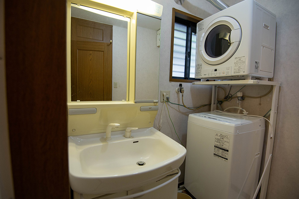 Sink and washing machine Kiyohime 1