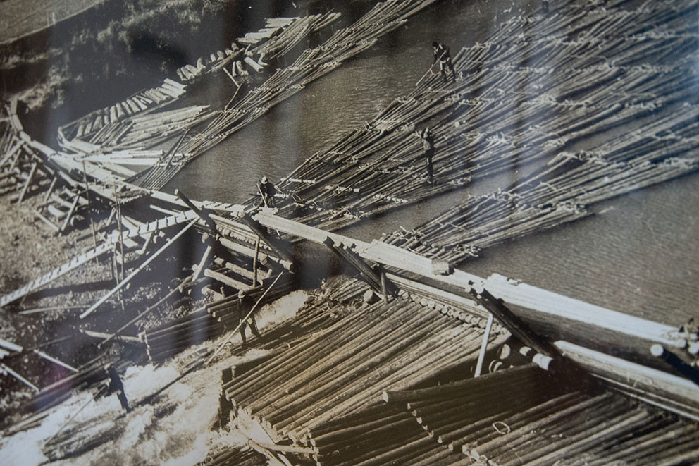 写真（昔の十津川村の様子）