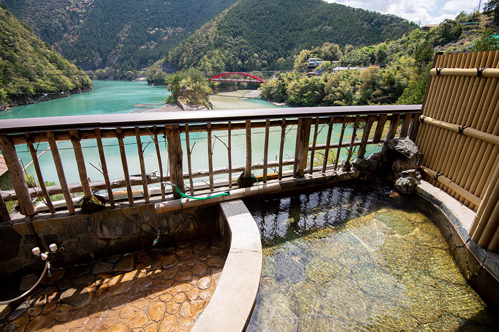 Outdoor bath