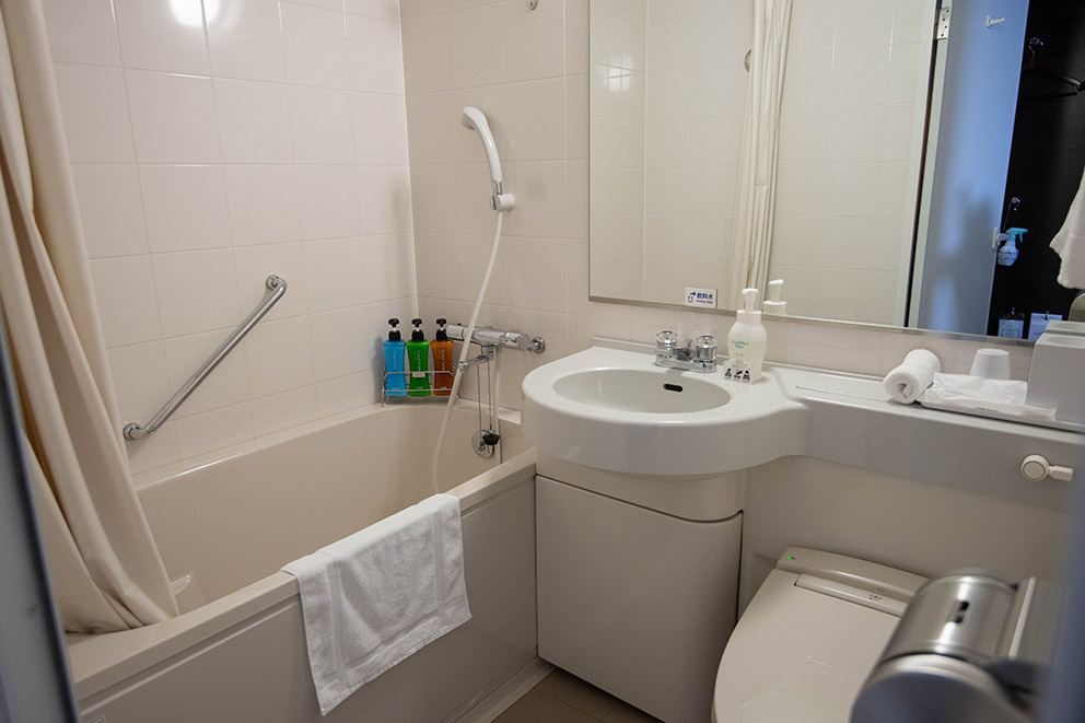 Ensuite unit bath