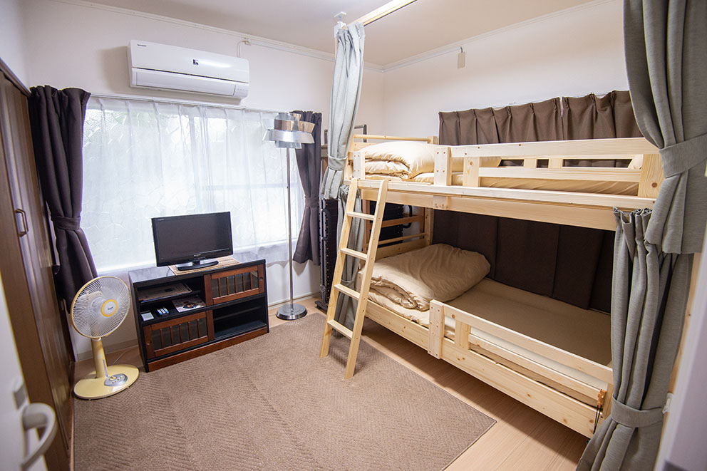 bunk bed guest room